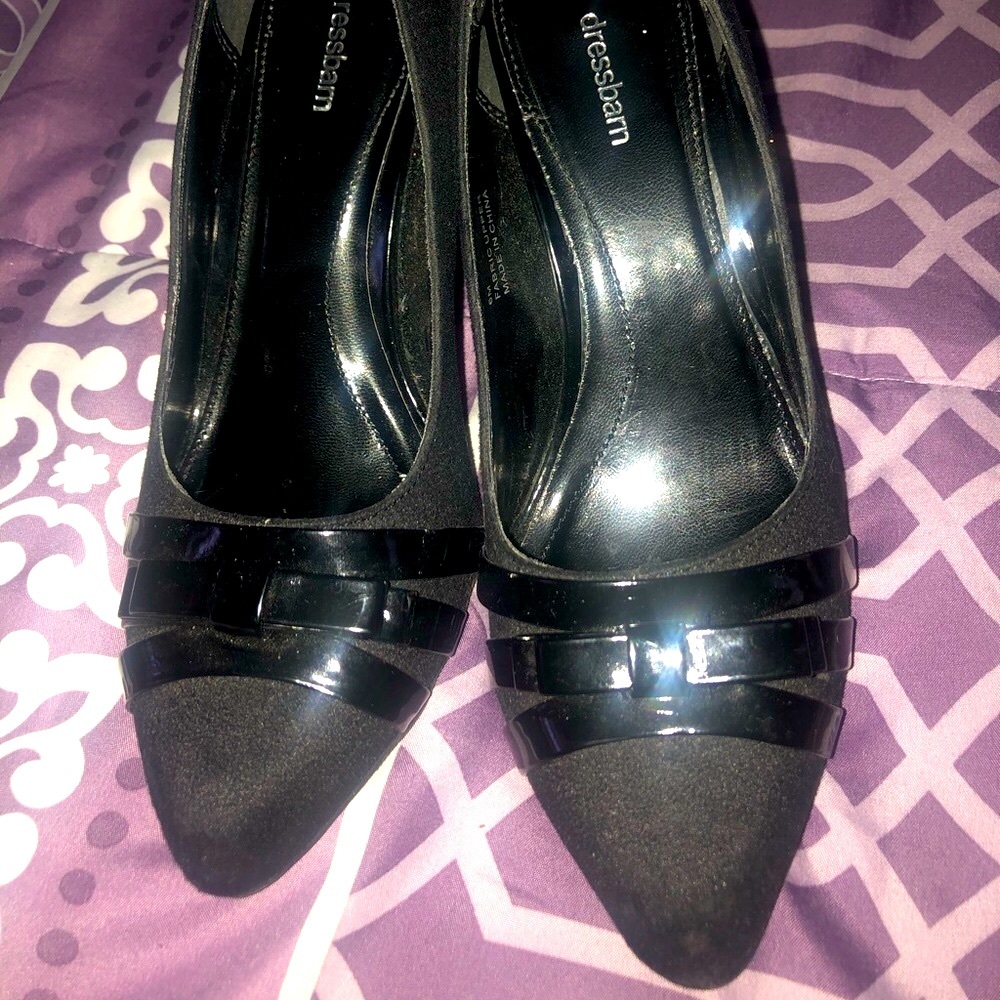 Closed toe black heels Sz 6